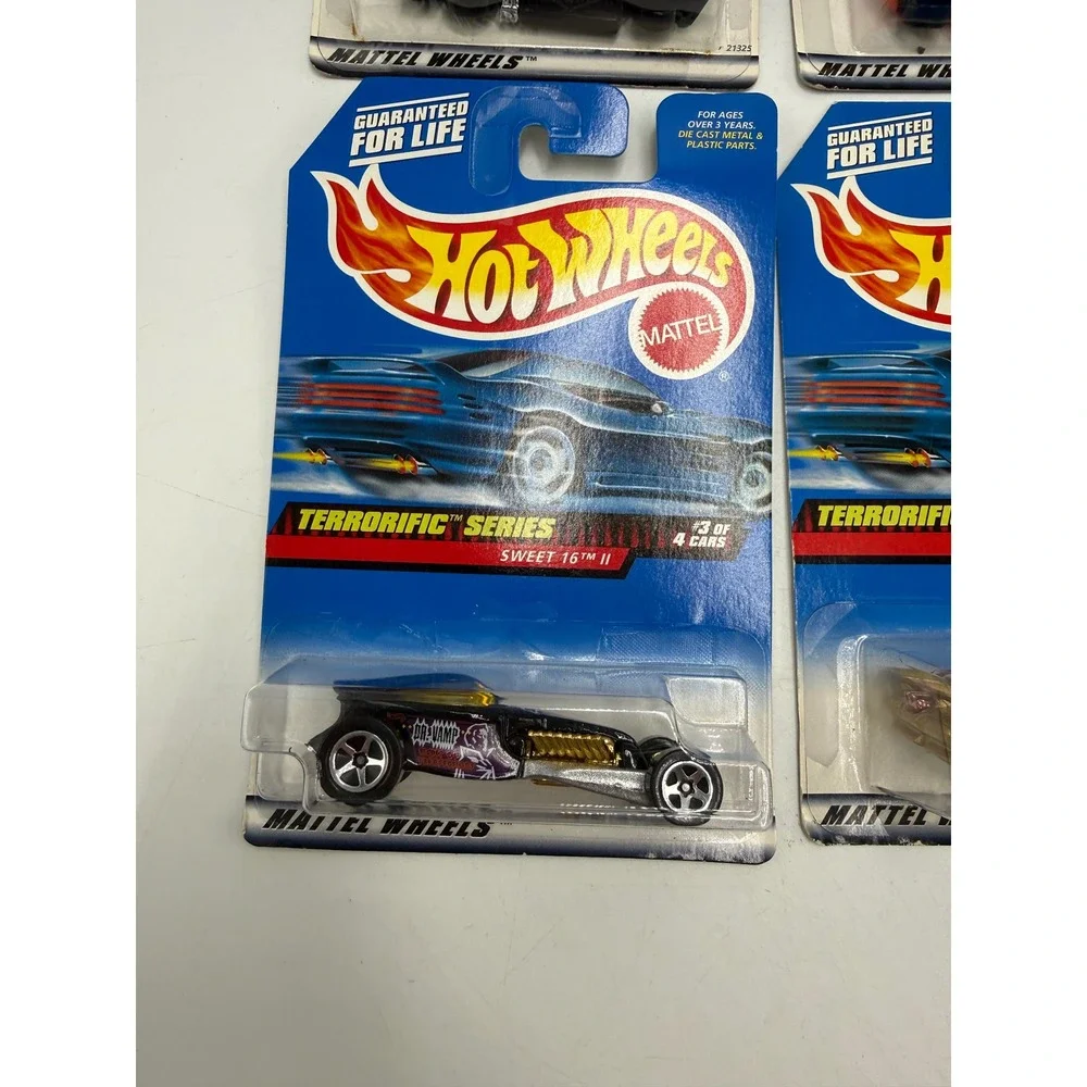 Hot Wheels Terrorific Series Set of‎ 4 1999 Vintage Diecast Cars 977 978 979 980